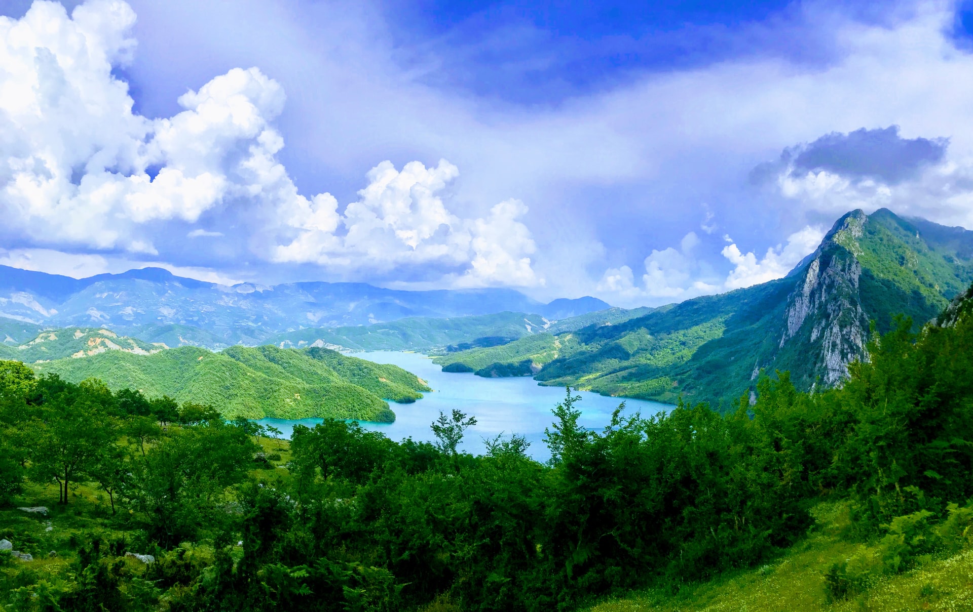 Albanija 1 drini teta iRpJ7sk7kTQ unsplash